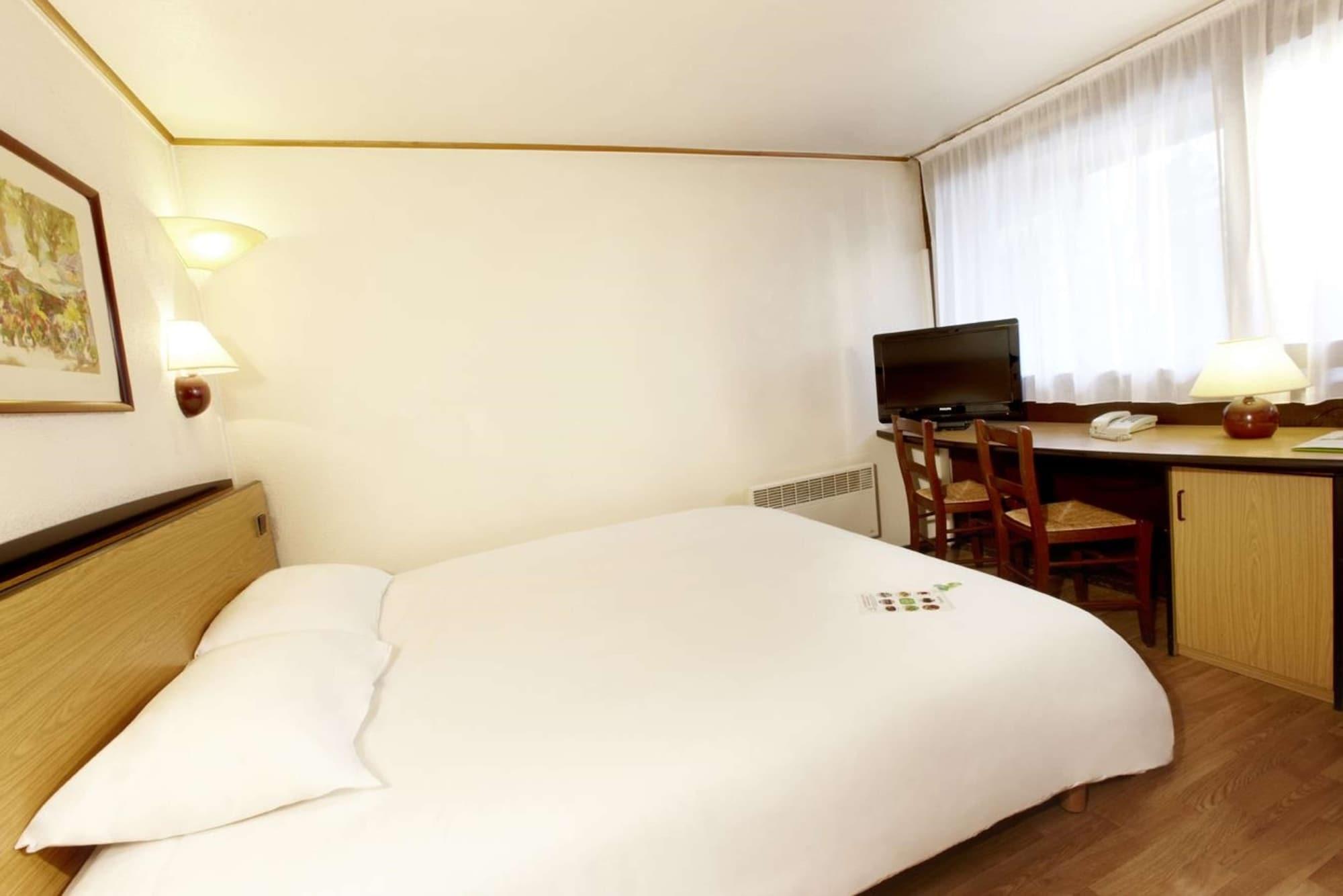 Campanile Moulins Avermes Екстериор снимка